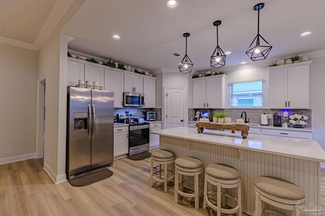 4601 Queen Palm Ct, Pace, FL 32571