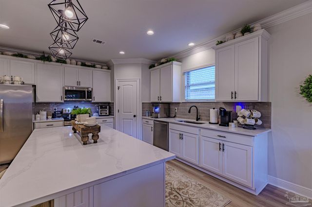 4601 Queen Palm Ct, Pace, FL 32571