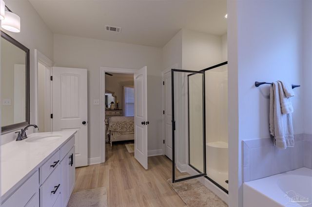 4601 Queen Palm Ct, Pace, FL 32571