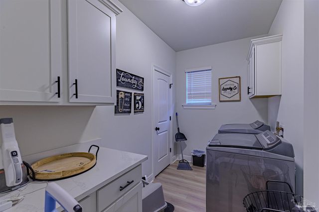 4601 Queen Palm Ct, Pace, FL 32571