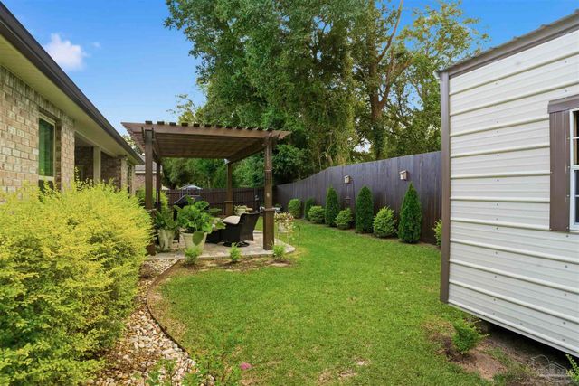 4601 Queen Palm Ct, Pace, FL 32571