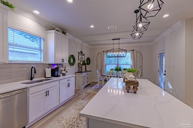 4601 Queen Palm Ct, Pace, FL 32571