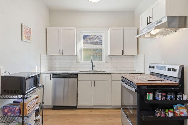 911 W Scott Street, Springfield, MO 65802