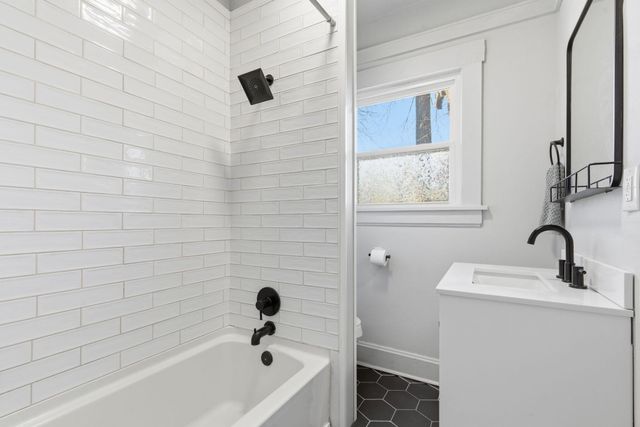 911 W Scott Street, Springfield, MO 65802