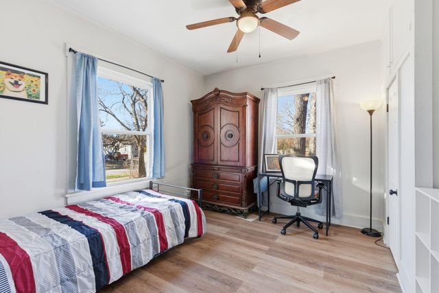 911 W Scott Street, Springfield, MO 65802