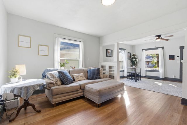 911 W Scott Street, Springfield, MO 65802