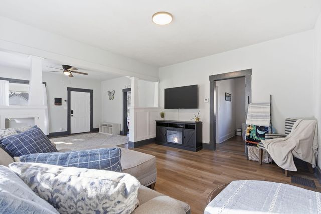 911 W Scott Street, Springfield, MO 65802