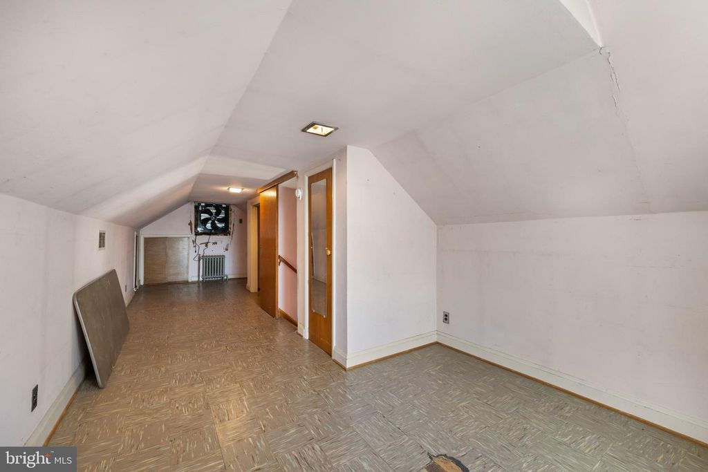 Image 22 of property listing at 6810 BELCLARE RD, Baltimore, MD 21222