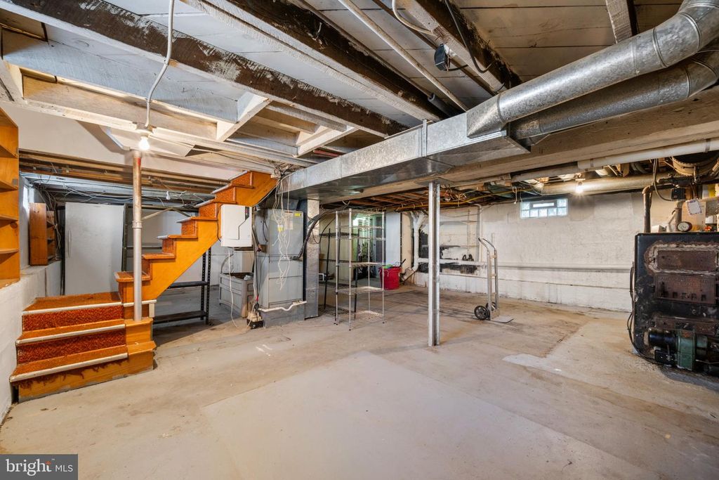 Image 26 of property listing at 6810 BELCLARE RD, Baltimore, MD 21222