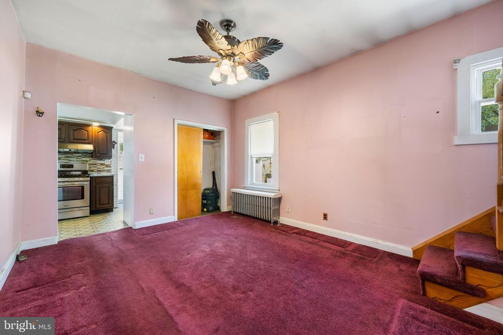 Image 10 of property listing at 6810 BELCLARE RD, Baltimore, MD 21222