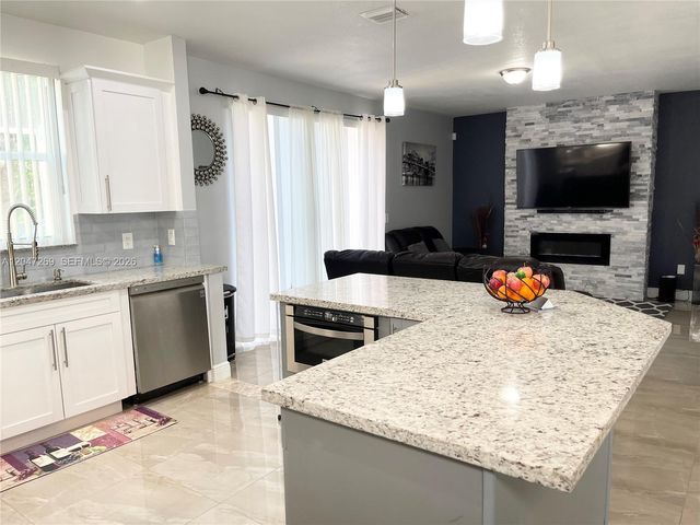 409 NW 87th Lane, Coral Springs, FL 33071