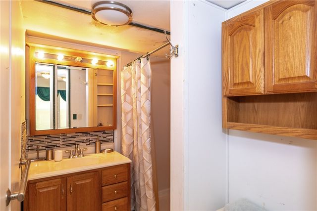 1005 Fort McIntosh Loop, Hortense, GA 31543