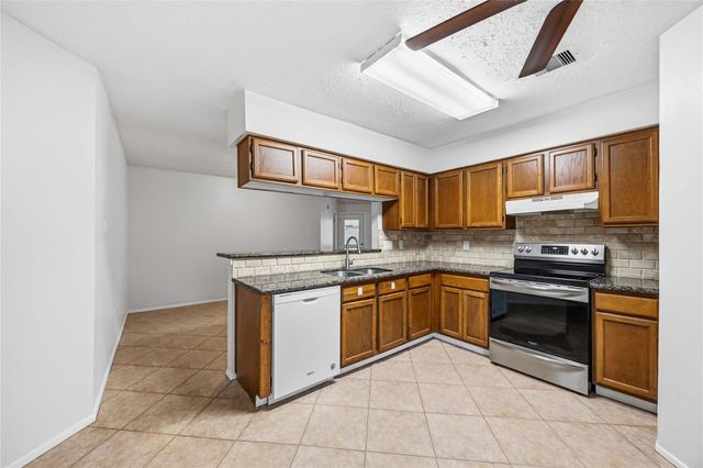 2511 Slippery Rock Drive, Sugar Land, TX 77498