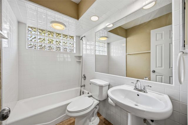 2511 Slippery Rock Drive, Sugar Land, TX 77498