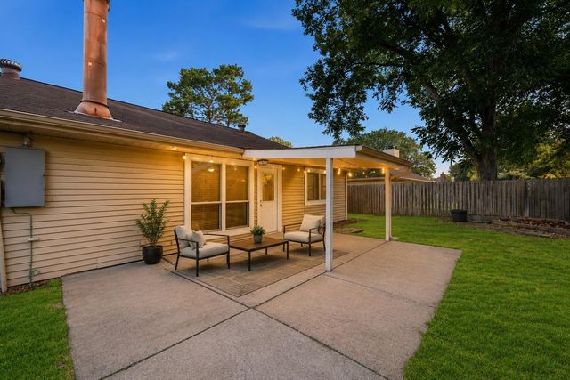 2511 Slippery Rock Drive, Sugar Land, TX 77498