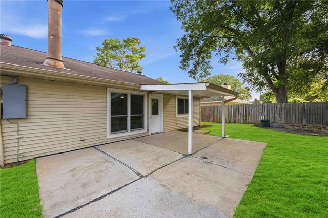 2511 Slippery Rock Drive, Sugar Land, TX 77498