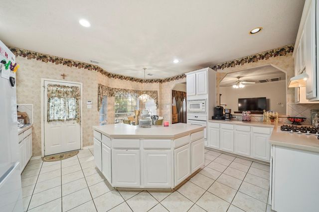 1906 Blue Quail Drive, Friendswood, TX 77546