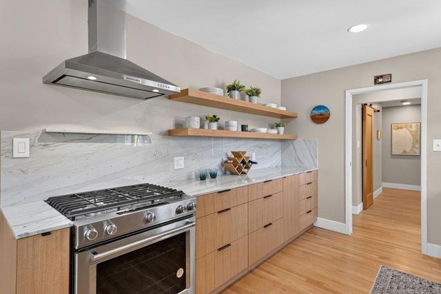 229 16th Avenue, Santa Cruz, CA 95062