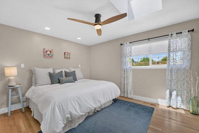 229 16th Avenue, Santa Cruz, CA 95062