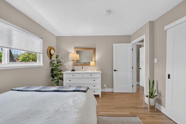 229 16th Avenue, Santa Cruz, CA 95062
