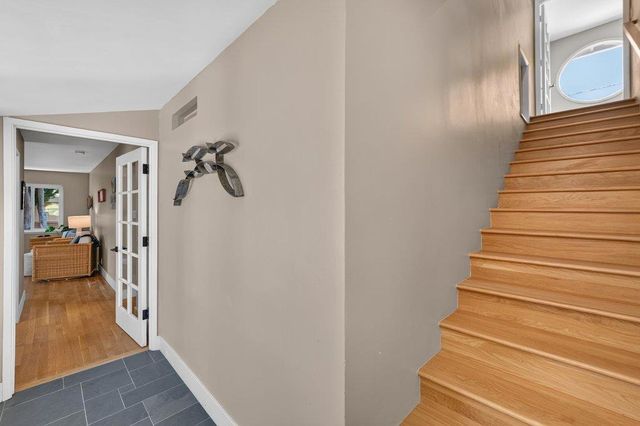 229 16th Avenue, Santa Cruz, CA 95062