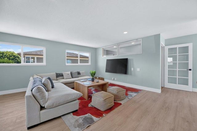 229 16th Avenue, Santa Cruz, CA 95062