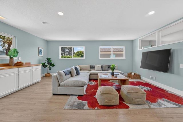 229 16th Avenue, Santa Cruz, CA 95062