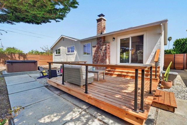 229 16th Avenue, Santa Cruz, CA 95062