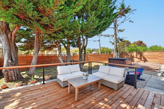 229 16th Avenue, Santa Cruz, CA 95062