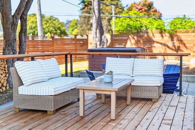 229 16th Avenue, Santa Cruz, CA 95062