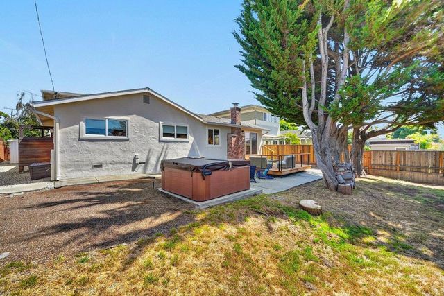 229 16th Avenue, Santa Cruz, CA 95062