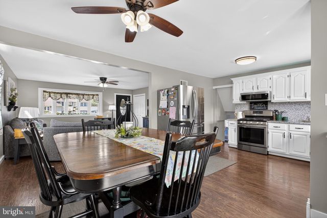 3560 EDGEWATER LN, Brookhaven, PA 19015