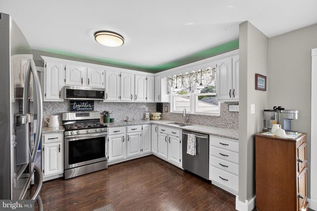 3560 EDGEWATER LN, Brookhaven, PA 19015