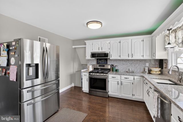 3560 EDGEWATER LN, Brookhaven, PA 19015