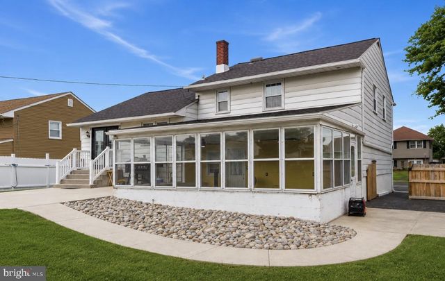 3560 EDGEWATER LN, Brookhaven, PA 19015
