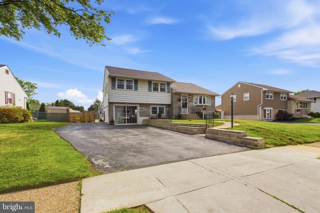 3560 EDGEWATER LN, Brookhaven, PA 19015