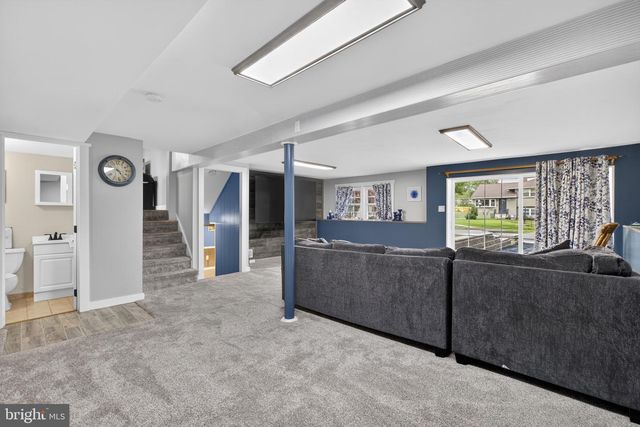 3560 EDGEWATER LN, Brookhaven, PA 19015