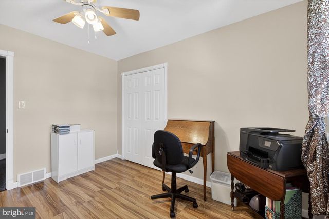 3560 EDGEWATER LN, Brookhaven, PA 19015