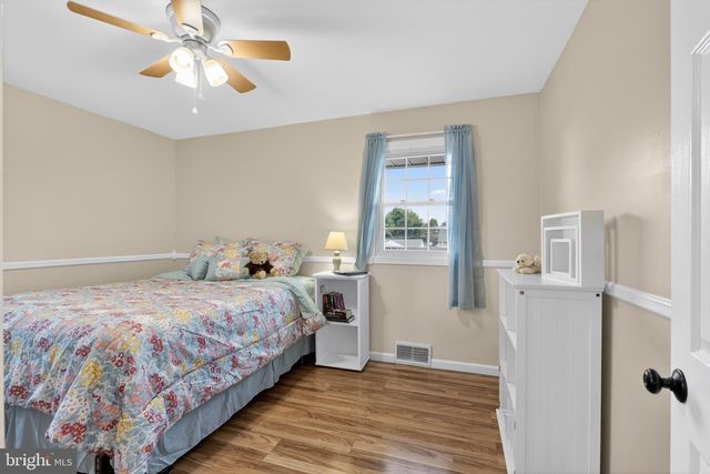3560 EDGEWATER LN, Brookhaven, PA 19015