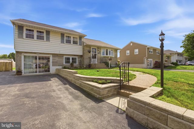 3560 EDGEWATER LN, Brookhaven, PA 19015