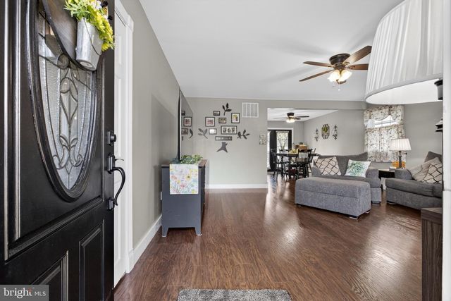 3560 EDGEWATER LN, Brookhaven, PA 19015