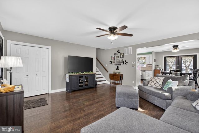 3560 EDGEWATER LN, Brookhaven, PA 19015