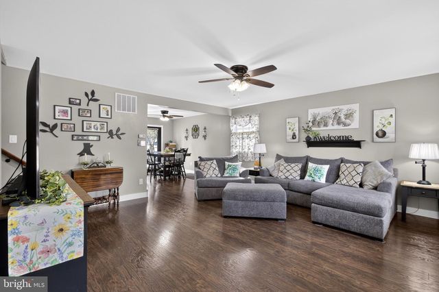 3560 EDGEWATER LN, Brookhaven, PA 19015