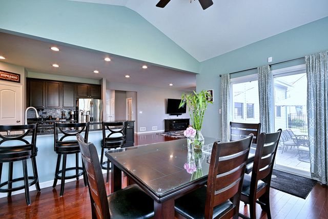 1128 Kingsmill Drive, Algonquin, IL 60102