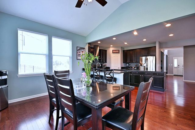 1128 Kingsmill Drive, Algonquin, IL 60102