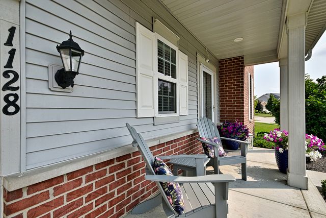 1128 Kingsmill Drive, Algonquin, IL 60102
