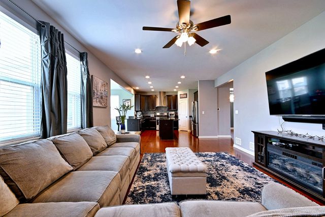 1128 Kingsmill Drive, Algonquin, IL 60102