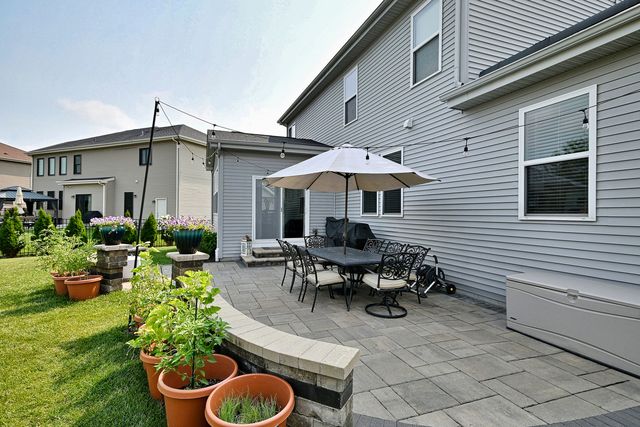 1128 Kingsmill Drive, Algonquin, IL 60102