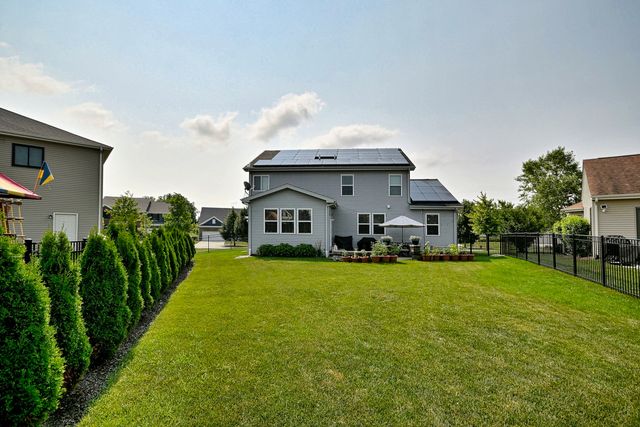 1128 Kingsmill Drive, Algonquin, IL 60102