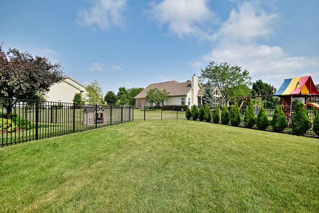 1128 Kingsmill Drive, Algonquin, IL 60102